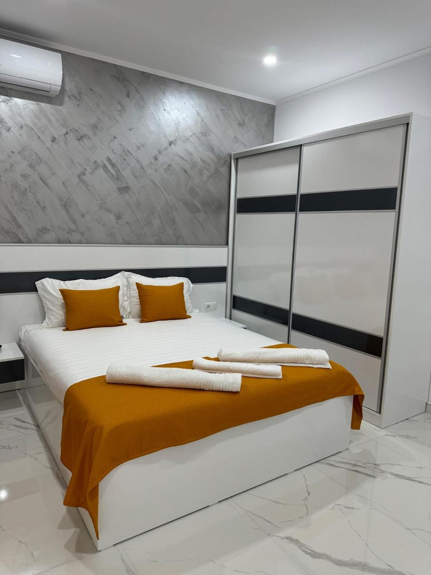Apartamento Pami Néa Péramos Exterior foto